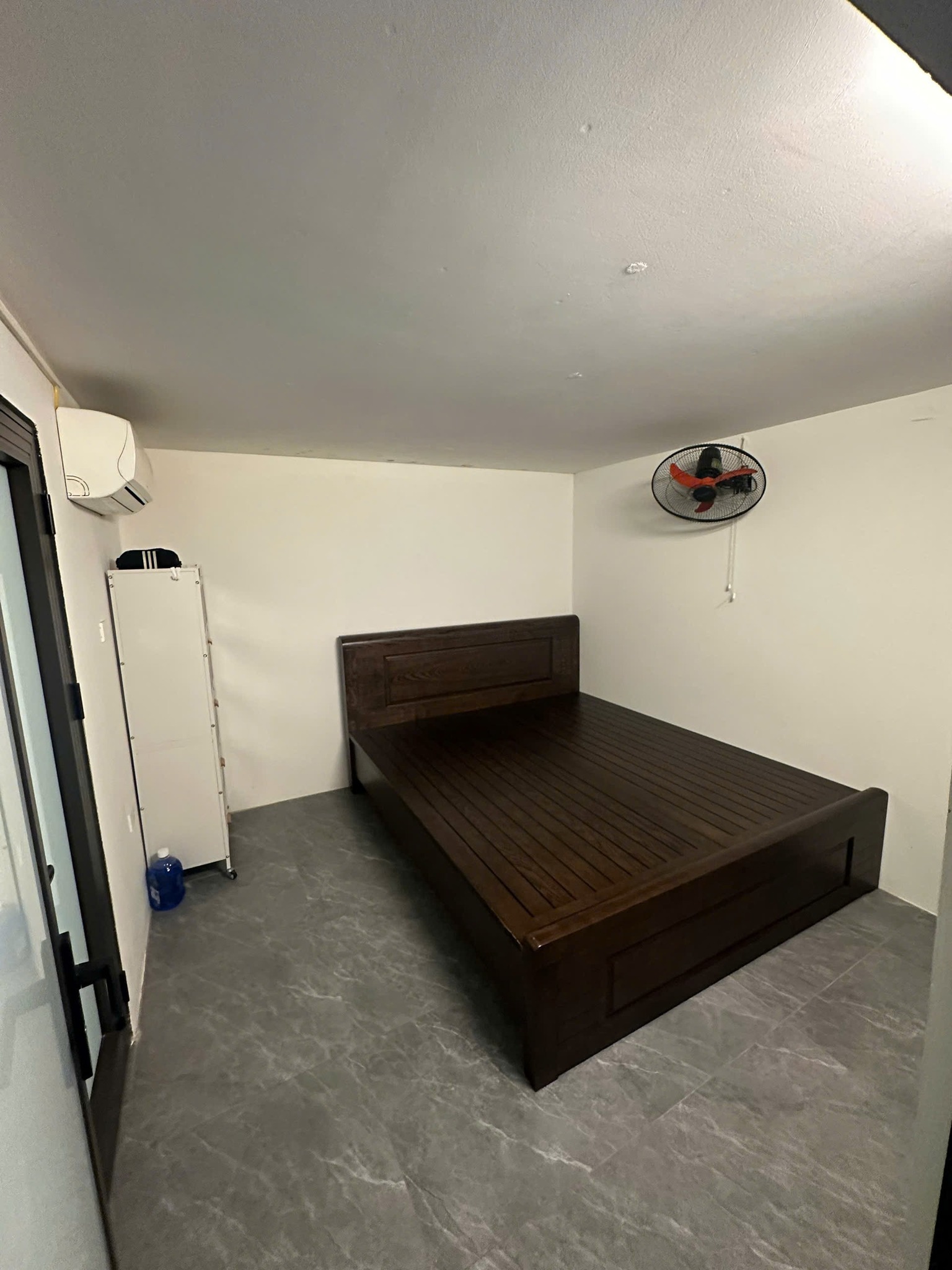 Cho thuê nhà ngõ Hai Bà Trưng 35m2, 2 tầng, 2 ngủ, 2 WC, 14 Triệu/tháng, 20m ra phố - Ảnh 3